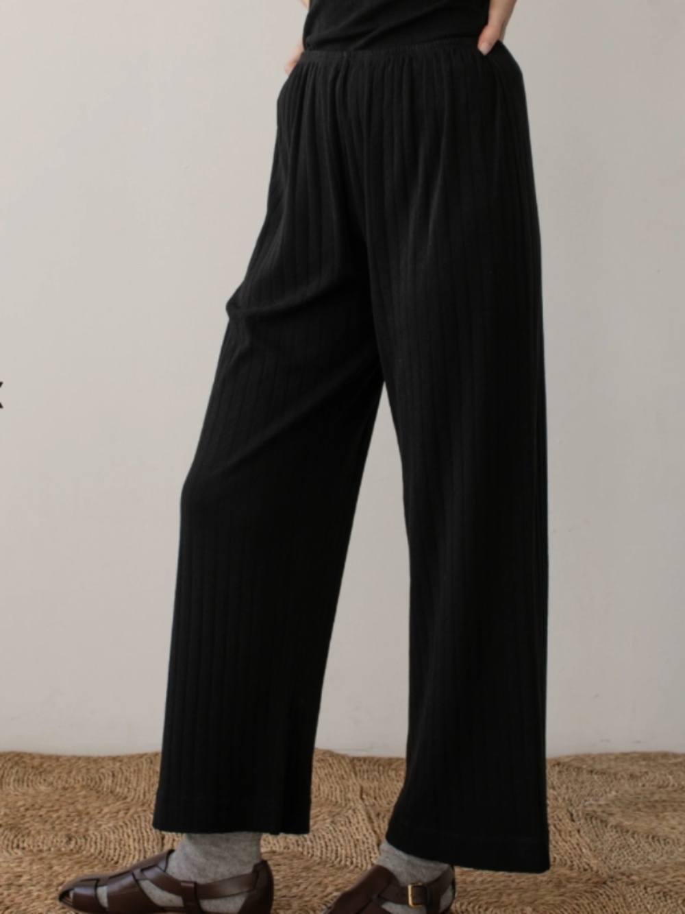 NWT DONNI. The Pointelle Simple Crop Pant | Black | Size M